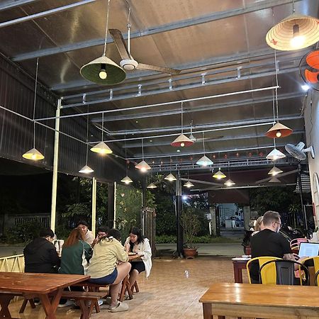 Cat Tien Backpackers Hostel Экстерьер фото