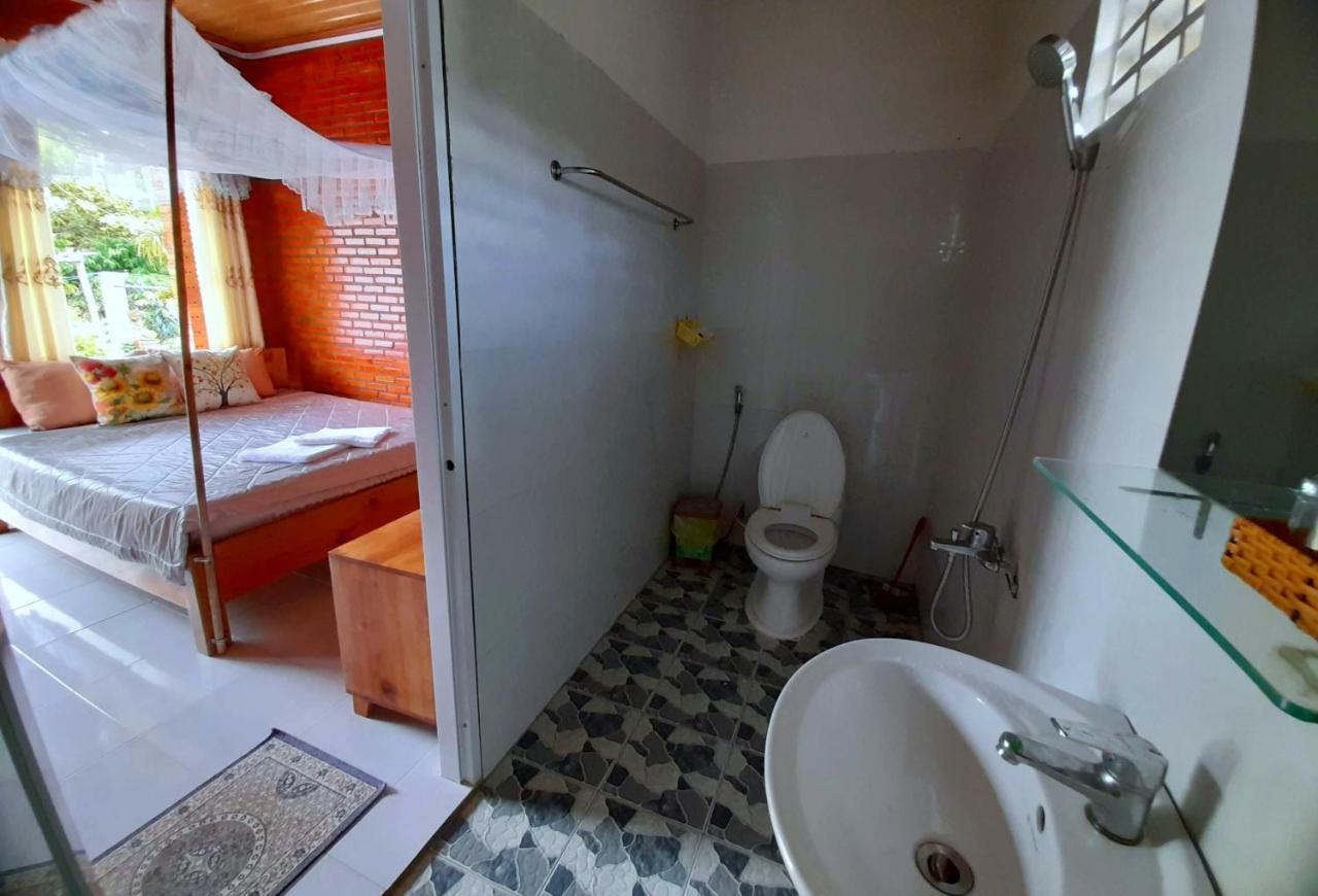 Cat Tien Backpackers Hostel Экстерьер фото