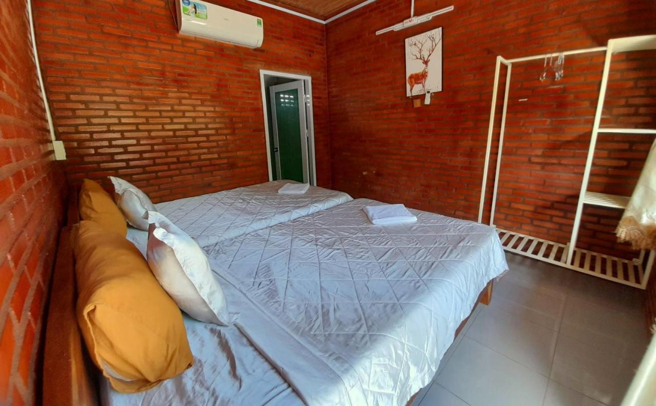 Cat Tien Backpackers Hostel Экстерьер фото
