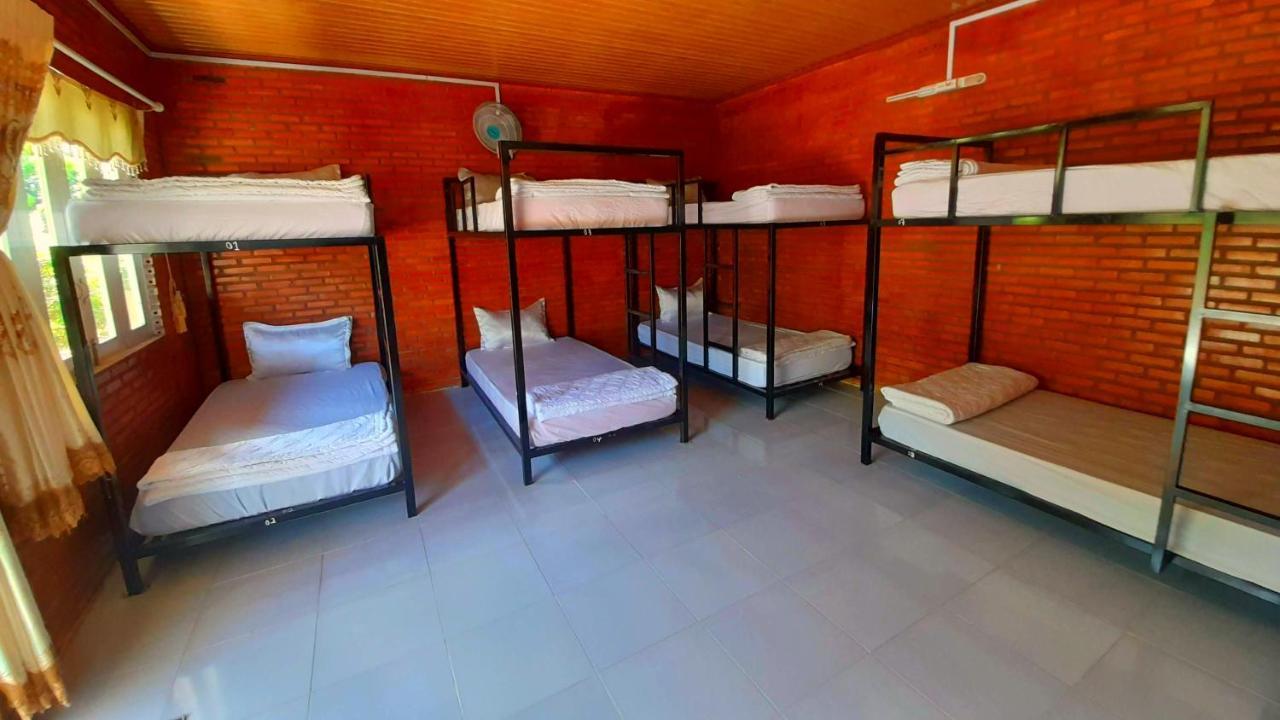 Cat Tien Backpackers Hostel Экстерьер фото