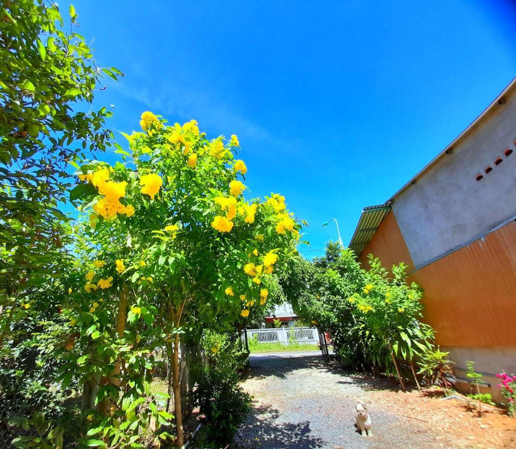 Cat Tien Backpackers Hostel Экстерьер фото