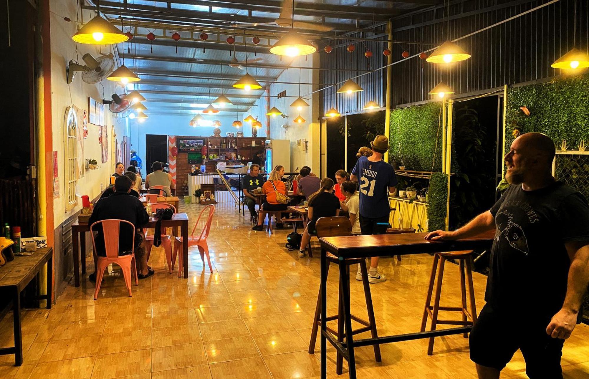 Cat Tien Backpackers Hostel Экстерьер фото