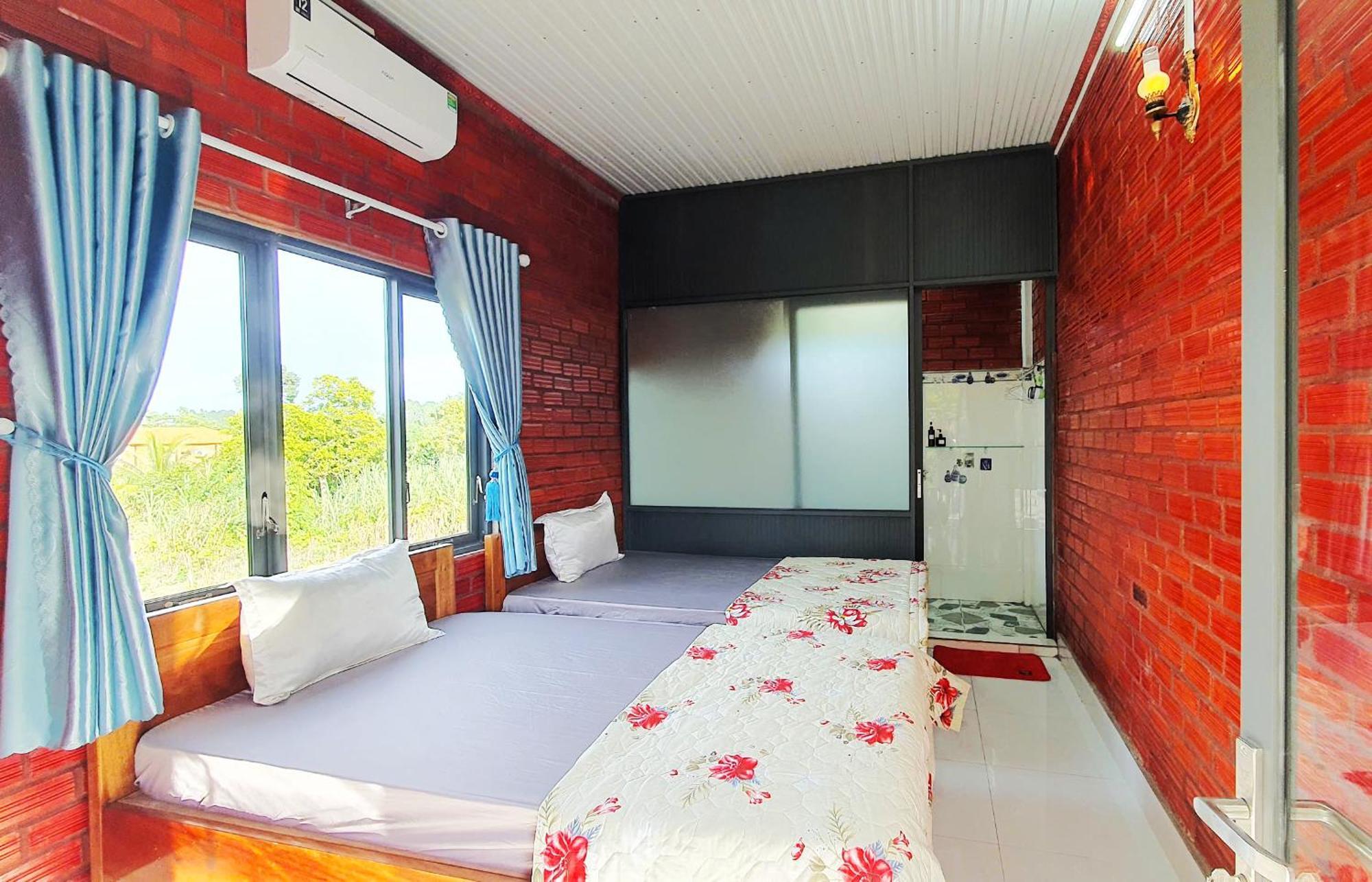 Cat Tien Backpackers Hostel Экстерьер фото