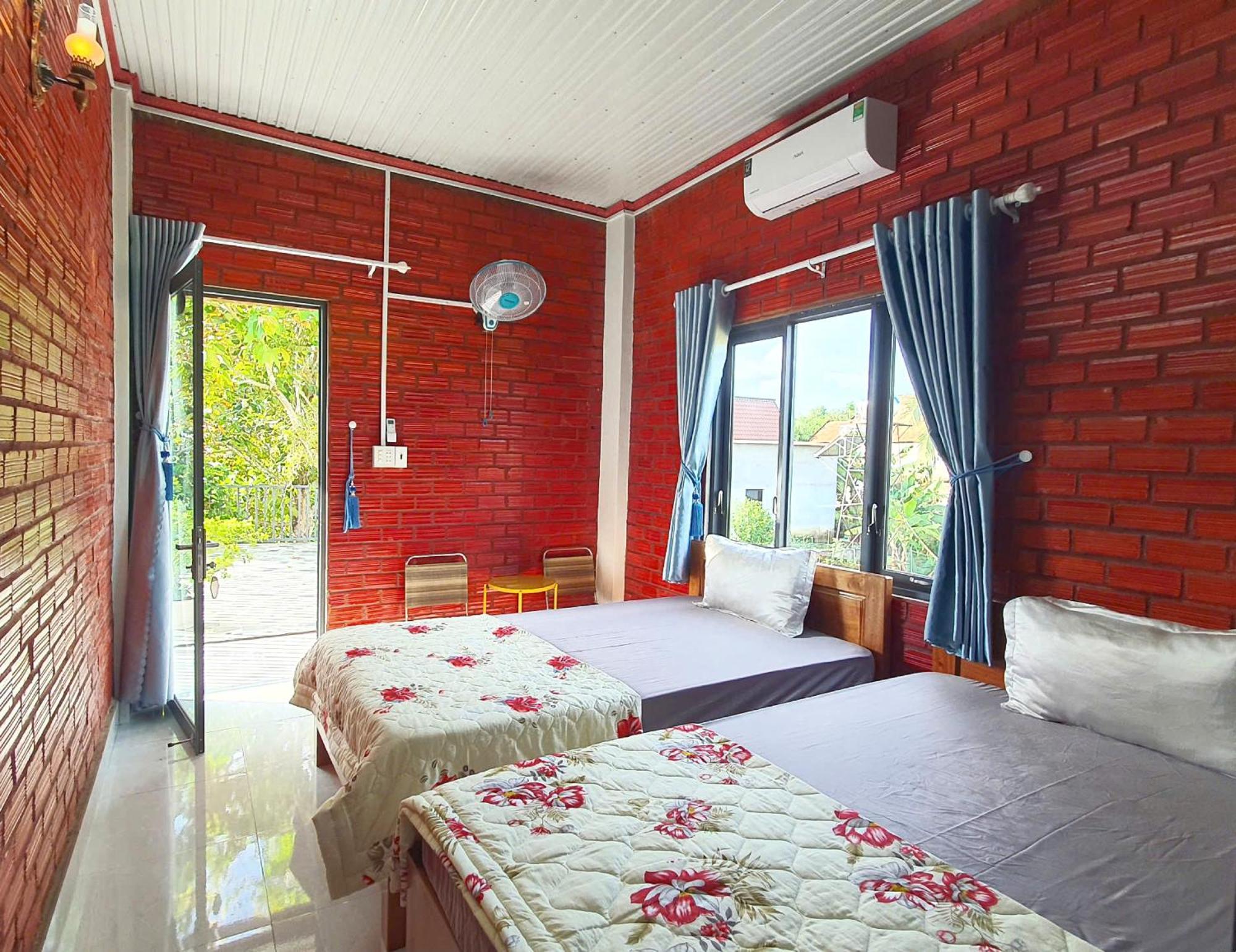 Cat Tien Backpackers Hostel Экстерьер фото