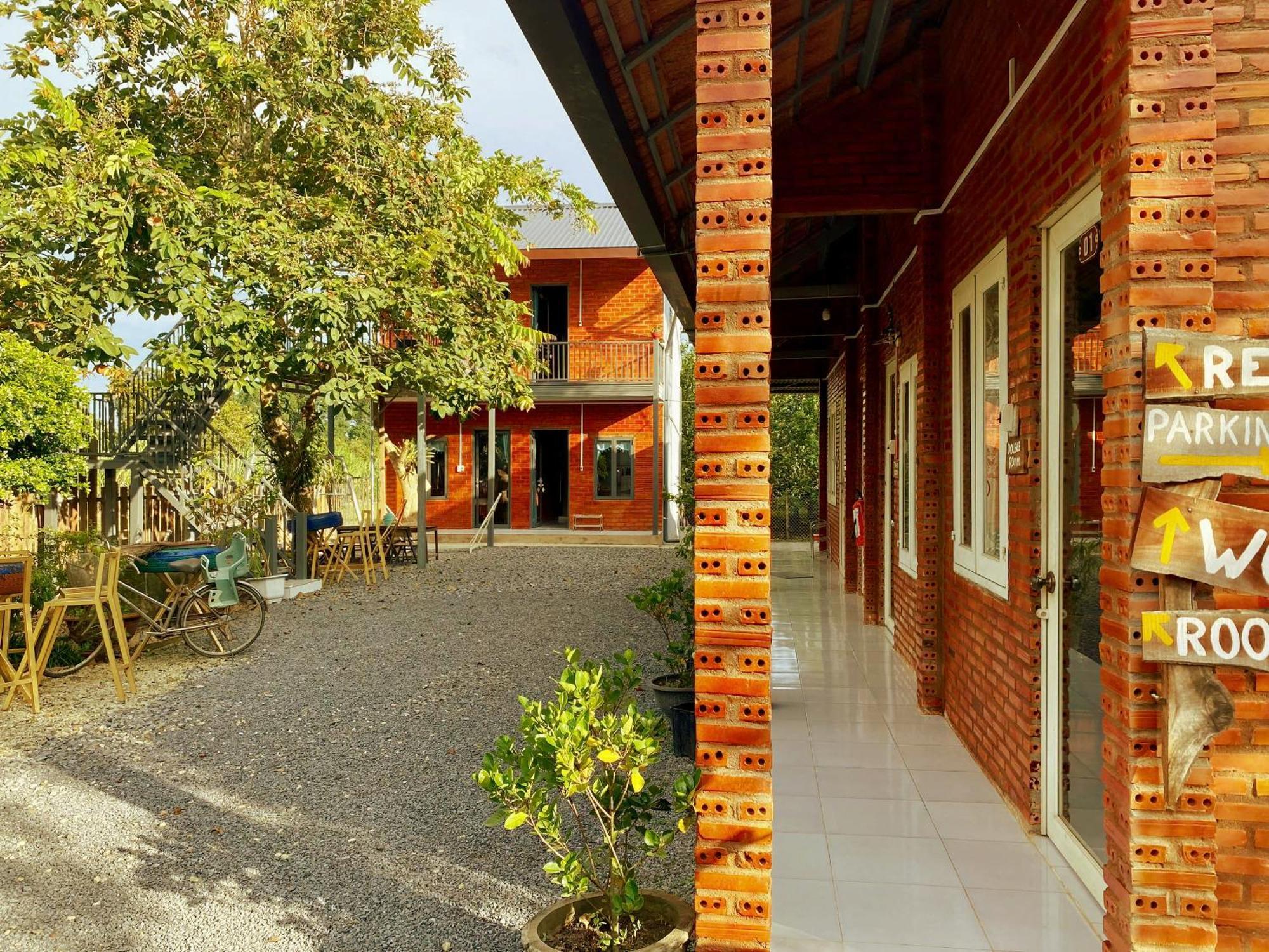 Cat Tien Backpackers Hostel Экстерьер фото