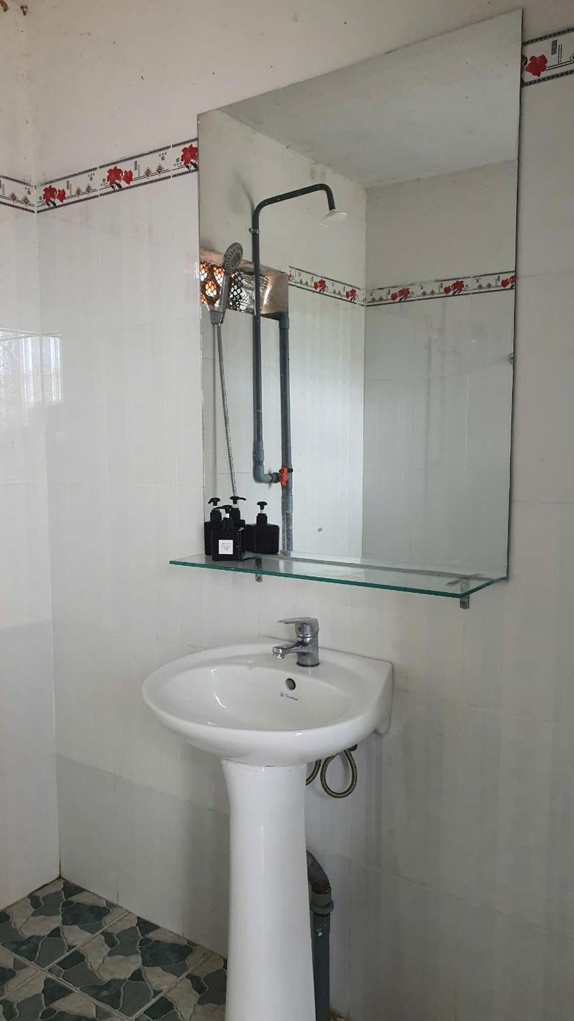Cat Tien Backpackers Hostel Экстерьер фото