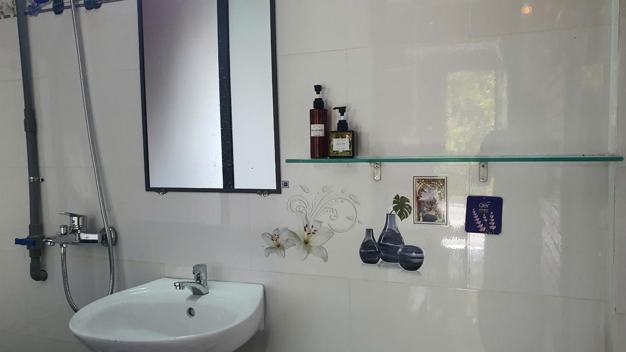 Cat Tien Backpackers Hostel Экстерьер фото