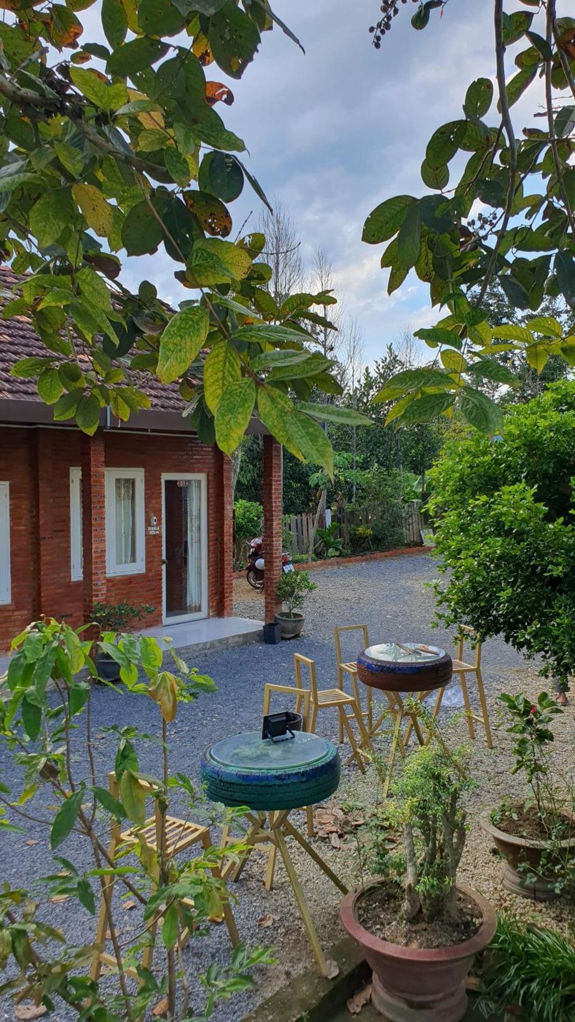 Cat Tien Backpackers Hostel Экстерьер фото